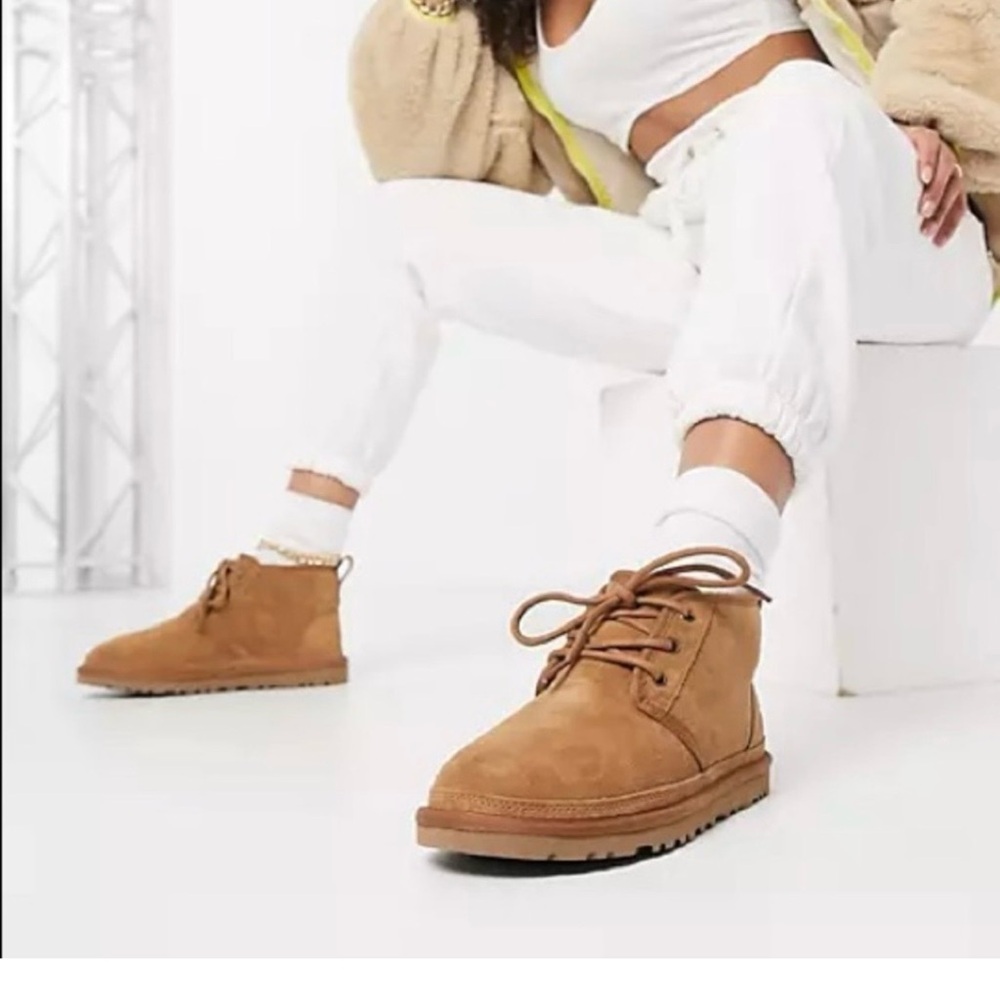 NWOT Women’s UGG Neumel Chukka Lace Up Ankle Boots in Chestnut, Size 7